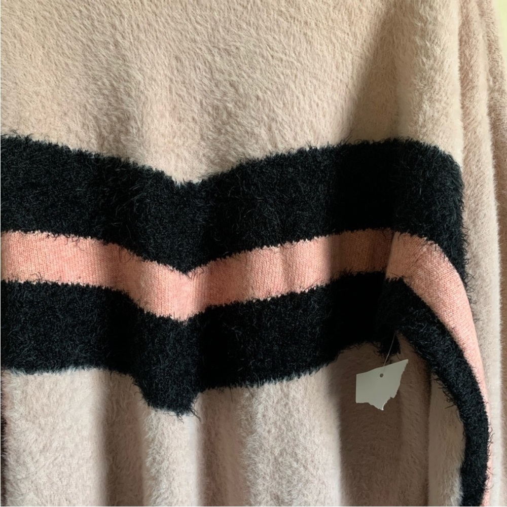 Vince Camuto Fuzzy Chevron Sweater - Picture 5 of 8